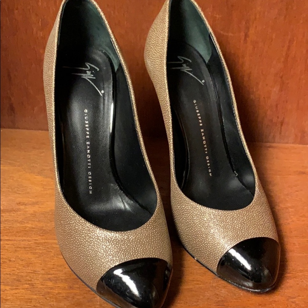 Giuseppe zantotti gold and black heel
